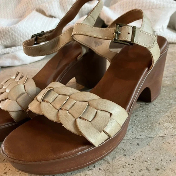 NWOB BOC Gigi Platform Sandals Tan Size 11 - Picture 1 of 7